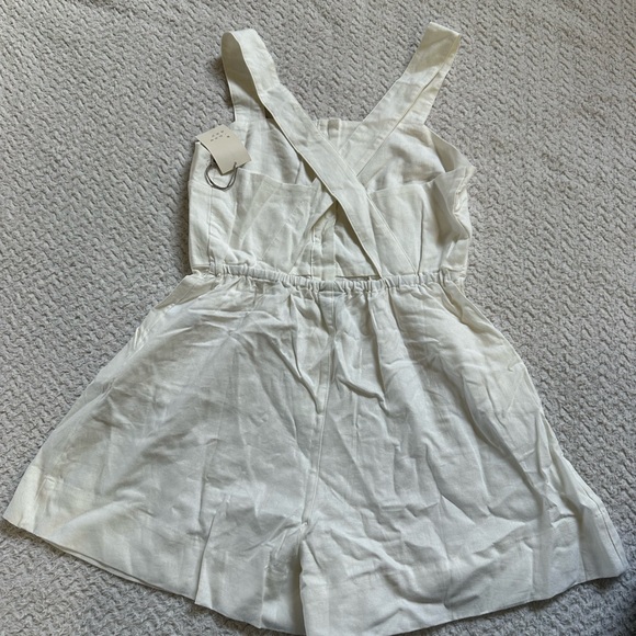 A New Day Sleeveless Romper - NWT - Medium- White - Picture 4 of 5